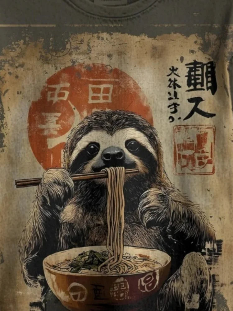 Sloth Eating Ramen Japanese Calligraphy Art Print T-Shirt